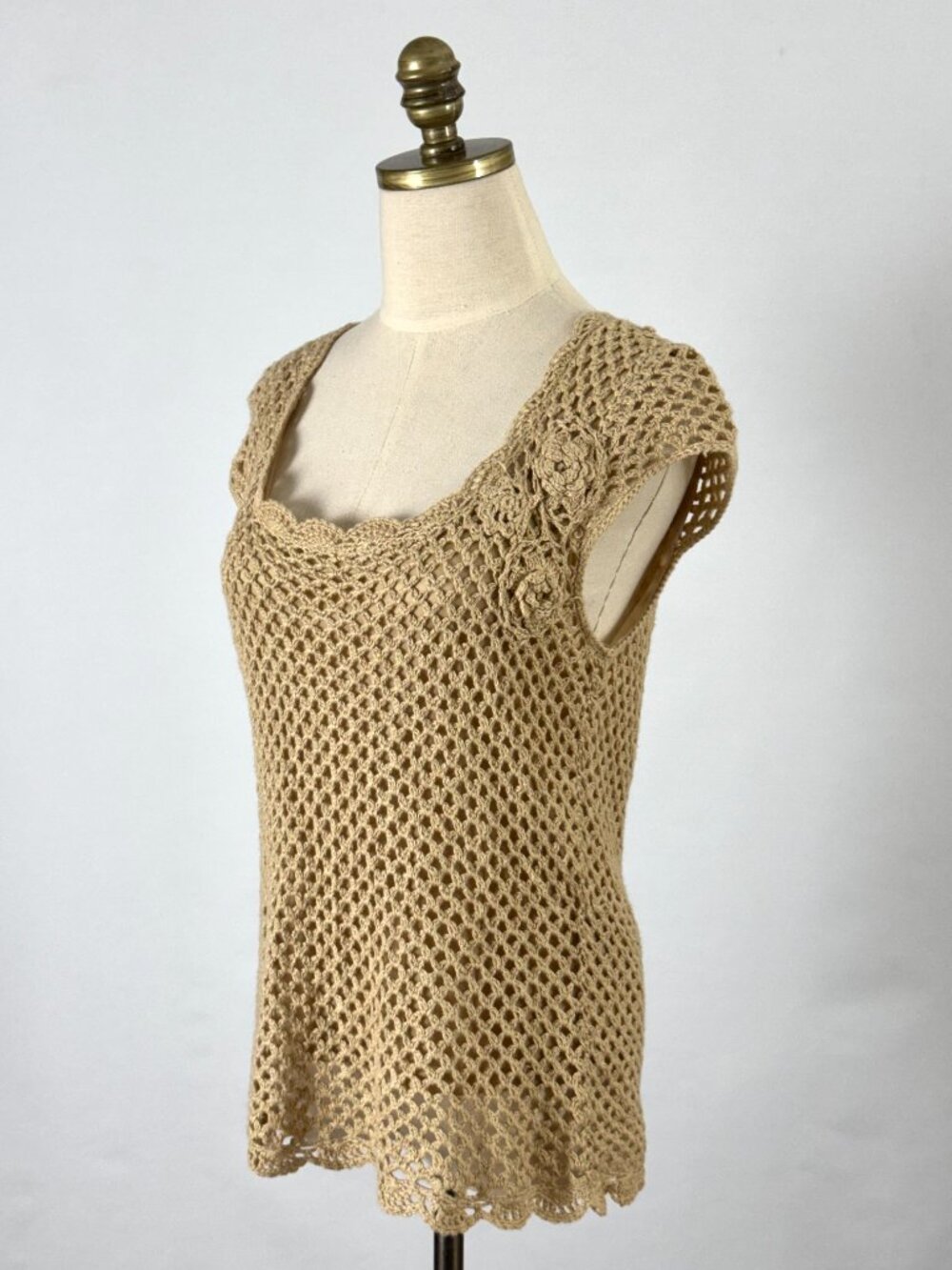 Vtg Y2K Bandolino Beige Crochet Lace Top Flowers Open Knit Boho Festival Hippie
